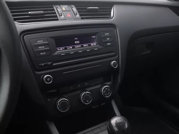 Škoda Octavia 1,6 TDI 77 kW Active CZ - foto 20