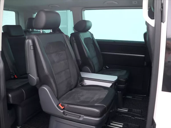 Volkswagen Multivan 2,0 TDI 150kW Highline DSG 4x4 - foto 13
