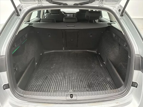 Škoda Octavia 2,0 TDI 85kW Ambition CZ DPH - foto 10