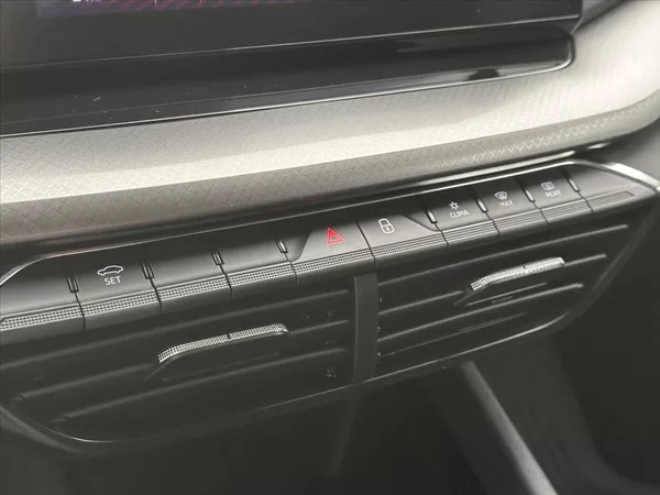 Škoda Octavia 2,0 TDI 85kW Ambition CZ DPH - foto 17