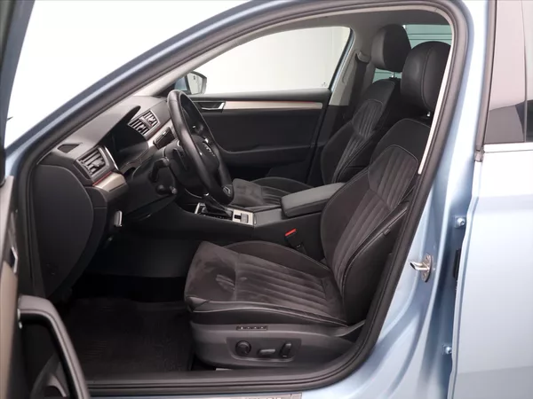 Škoda Superb 2,0 TDI 110kW Style DSG LED CZ - foto 10