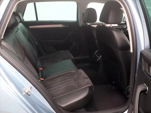 Škoda Superb 2,0 TDI 110kW Style DSG LED CZ - foto 12