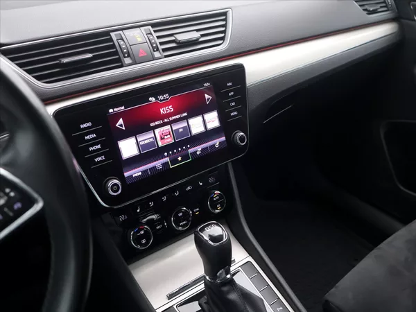 Škoda Superb 2,0 TDI 110kW Style DSG LED CZ - foto 23