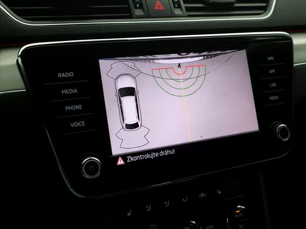 Škoda Superb 2,0 TDI 110kW Style DSG LED CZ - foto 25