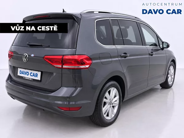 Volkswagen Touran 2,0 TDI DSG Panorama 1.Maj. - foto 3