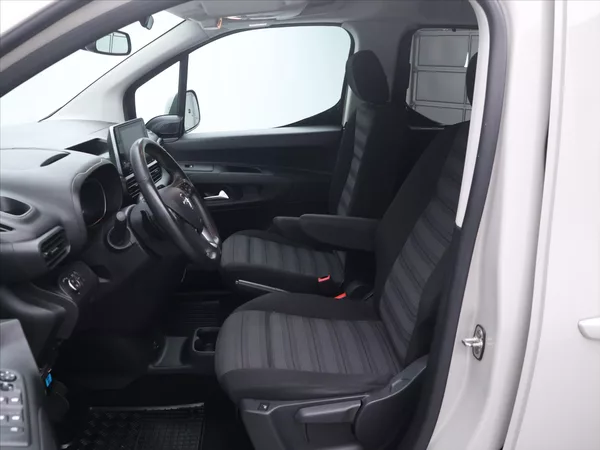 Opel Combo 1,2 Turbo 96 kW S/S AT8 Enjoy - foto 10
