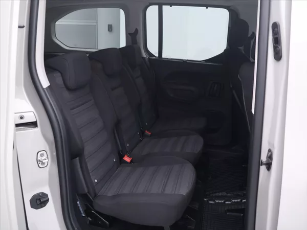 Opel Combo 1,2 Turbo 96 kW S/S AT8 Enjoy - foto 12