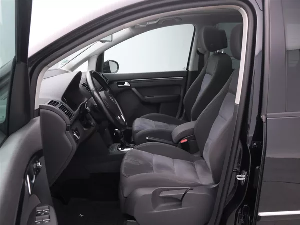 Volkswagen Touran 2,0 TDI 130kW Highline Xenon - foto 10