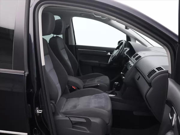 Volkswagen Touran 2,0 TDI 130kW Highline Xenon - foto 11