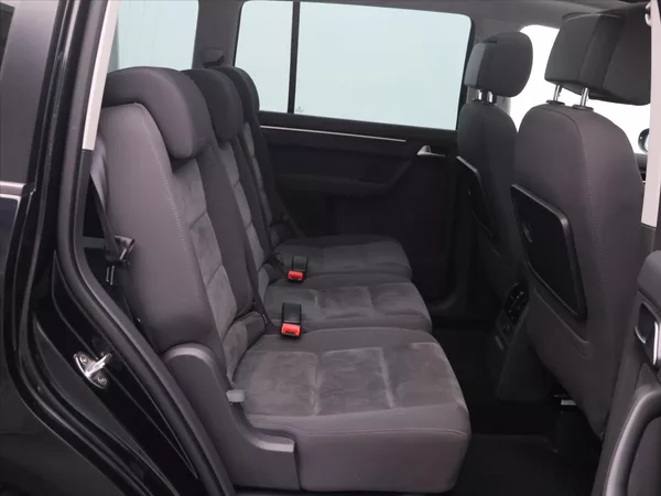 Volkswagen Touran 2,0 TDI 130kW Highline Xenon - foto 12