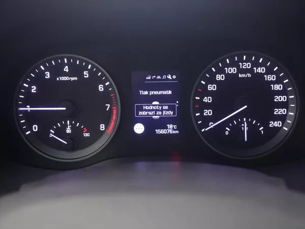 Hyundai Tucson 1.6 T-GDI 130kW 4WD Style tažn - foto 14