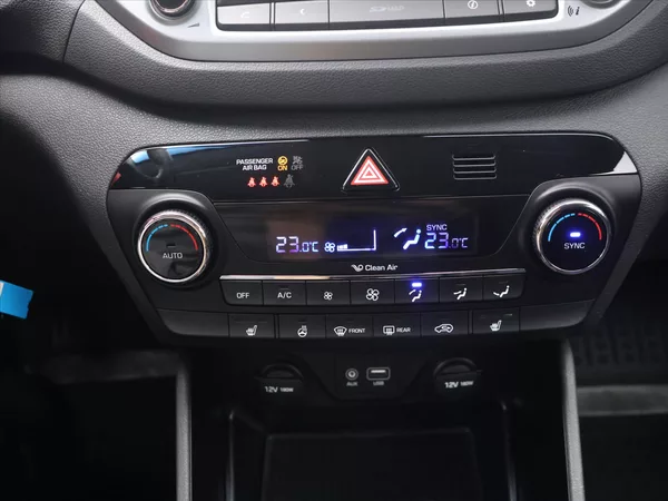 Hyundai Tucson 1.6 T-GDI 130kW 4WD Style tažn - foto 17