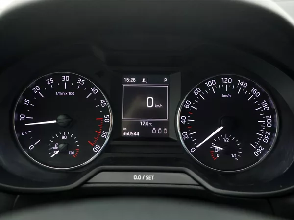 Škoda Octavia 2,0 TDI 135kW 4x4 DSG Ambition - foto 16