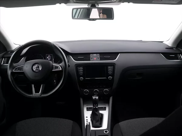 Škoda Octavia 2,0 TDI 135kW 4x4 DSG Ambition - foto 21