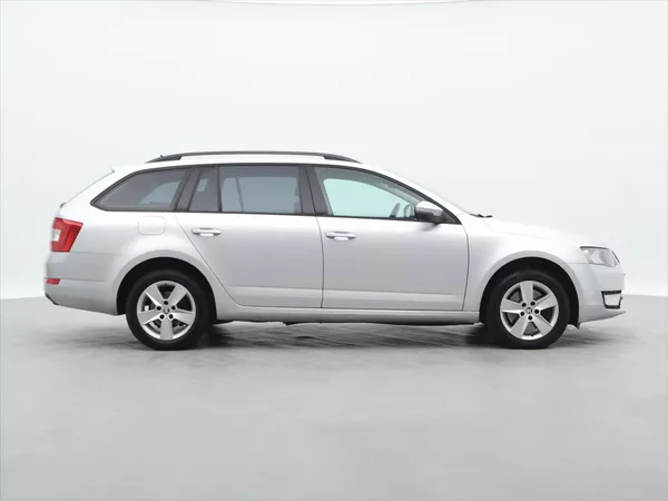 Škoda Octavia 2,0 TDI 135kW 4x4 DSG Ambition - foto 8