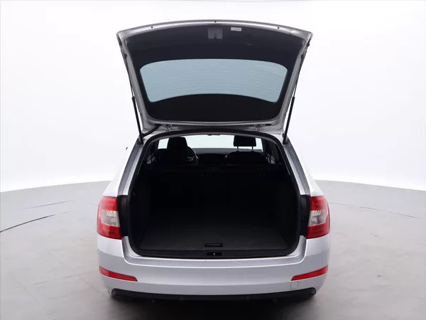 Škoda Octavia 2,0 TDI 135kW 4x4 DSG Ambition - foto 9