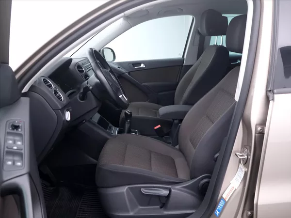 Volkswagen Tiguan 1,4 TSI 118kW CZ 2.Maj Klima - foto 10