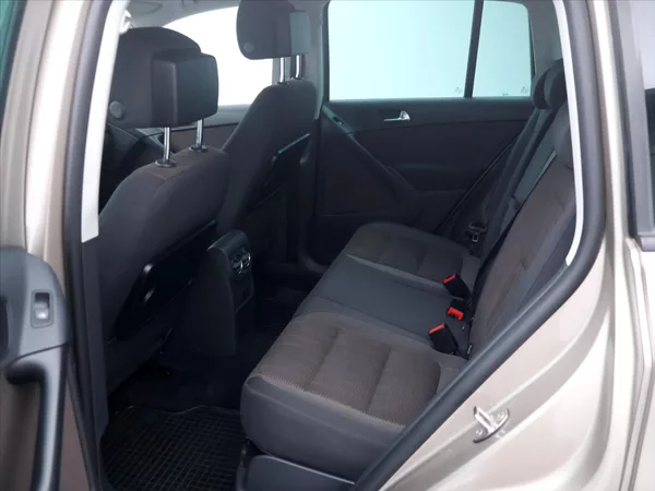 Volkswagen Tiguan 1,4 TSI 118kW CZ 2.Maj Klima - foto 13