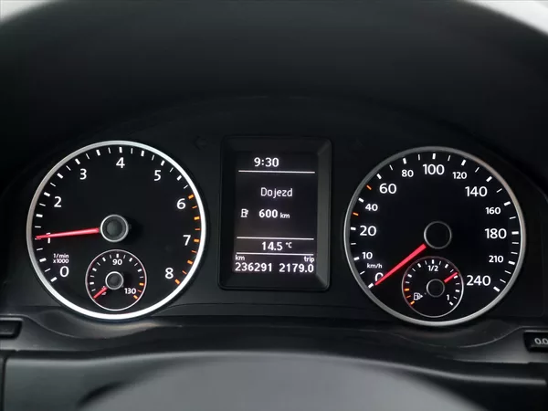Volkswagen Tiguan 1,4 TSI 118kW CZ 2.Maj Klima - foto 16