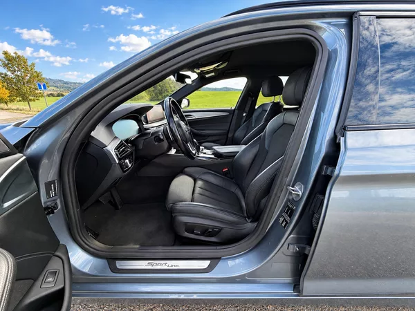 BMW Řada 5 3,0 3.0 530d Touring Sport DPH - foto 12