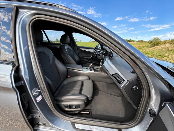 BMW Řada 5 3,0 3.0 530d Touring Sport DPH - foto 15
