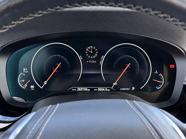 BMW Řada 5 3,0 3.0 530d Touring Sport DPH - foto 18