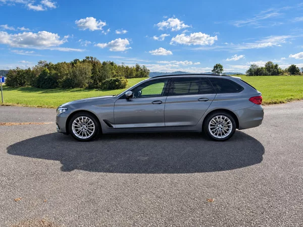 BMW Řada 5 3,0 3.0 530d Touring Sport DPH - foto 4