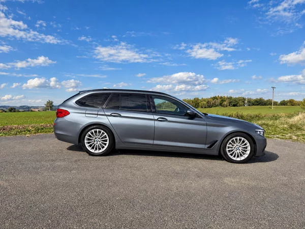 BMW Řada 5 3,0 3.0 530d Touring Sport DPH - foto 8