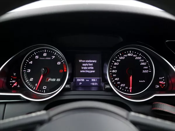 Audi RS 5 4,2 FSI 331KW QUATTRO CZ - foto 19