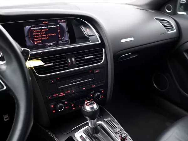 Audi RS 5 4,2 FSI 331KW QUATTRO CZ - foto 28
