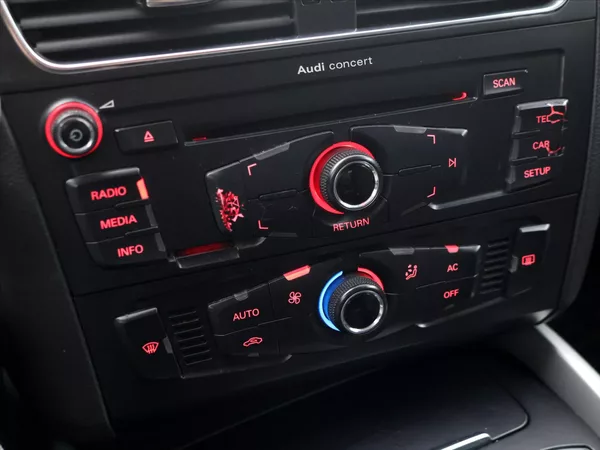 Audi Q5 2,0 TDI 125kW Quattro CZ - foto 21
