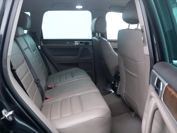 Volkswagen Touareg 3,0 TDI V6 176kW Tiptronic CZ - foto 13