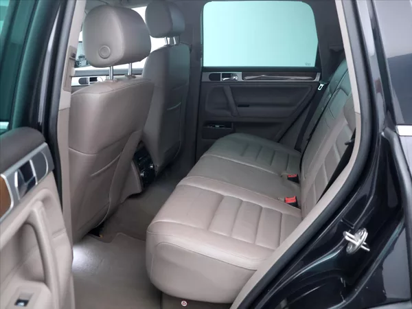 Volkswagen Touareg 3,0 TDI V6 176kW Tiptronic CZ - foto 14