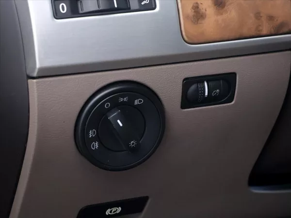Volkswagen Touareg 3,0 TDI V6 176kW Tiptronic CZ - foto 19