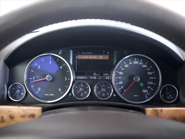 Volkswagen Touareg 3,0 TDI V6 176kW Tiptronic CZ - foto 20