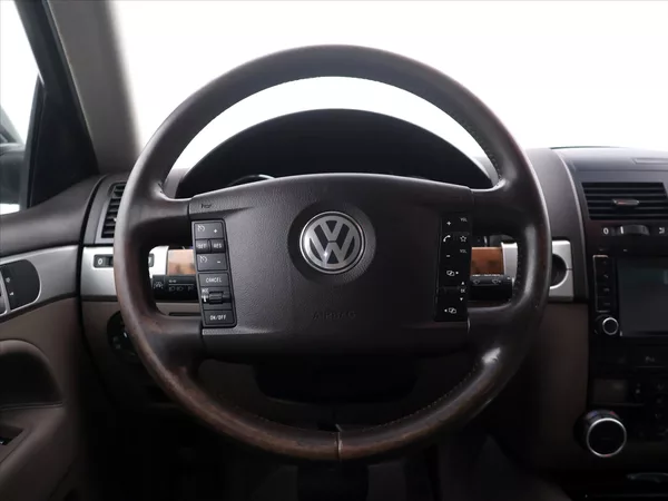 Volkswagen Touareg 3,0 TDI V6 176kW Tiptronic CZ - foto 21