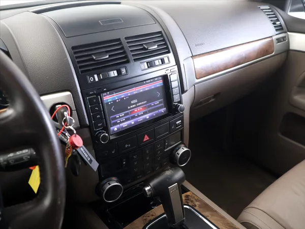 Volkswagen Touareg 3,0 TDI V6 176kW Tiptronic CZ - foto 26