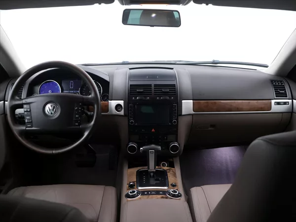 Volkswagen Touareg 3,0 TDI V6 176kW Tiptronic CZ - foto 31