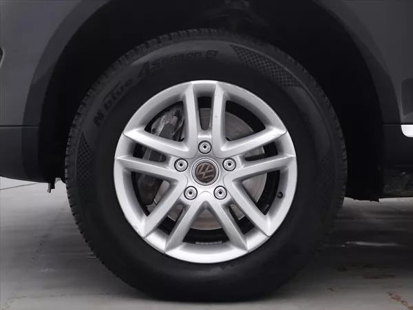 Volkswagen Touareg 3,0 TDI V6 176kW Tiptronic CZ - foto 32