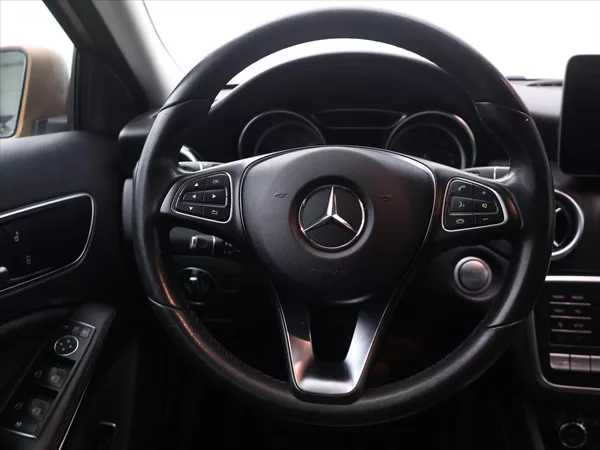 Mercedes-Benz GLA 2,1 200d 100kW 4Matic CZ DPH - foto 13