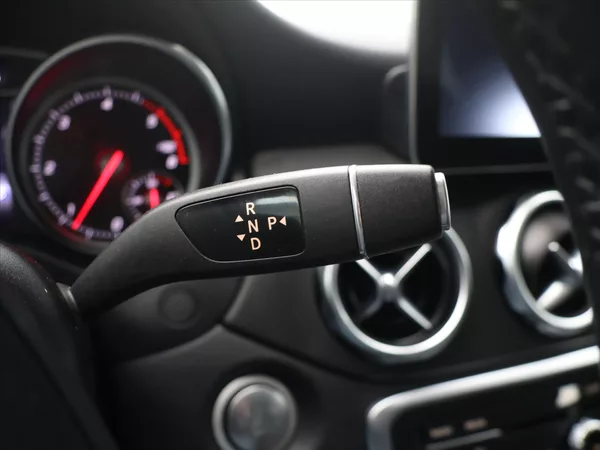 Mercedes-Benz GLA 2,1 200d 100kW 4Matic CZ DPH - foto 16