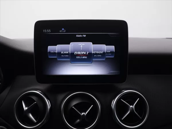Mercedes-Benz GLA 2,1 200d 100kW 4Matic CZ DPH - foto 18
