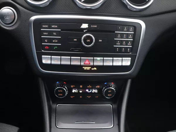 Mercedes-Benz GLA 2,1 200d 100kW 4Matic CZ DPH - foto 19