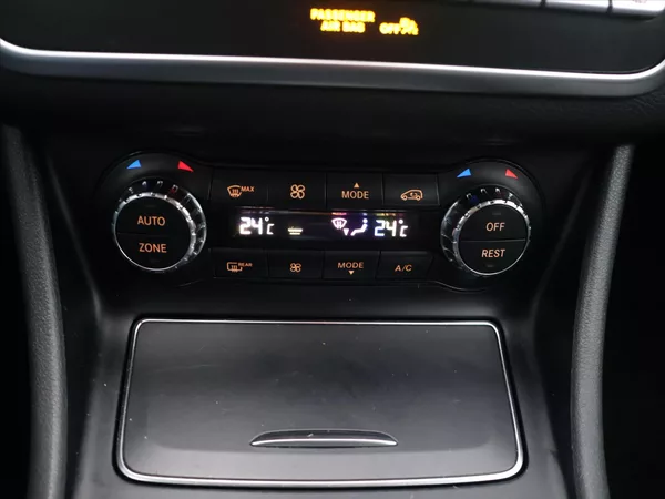 Mercedes-Benz GLA 2,1 200d 100kW 4Matic CZ DPH - foto 20