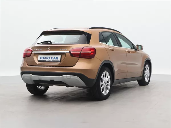 Mercedes-Benz GLA 2,1 200d 100kW 4Matic CZ DPH - foto 7