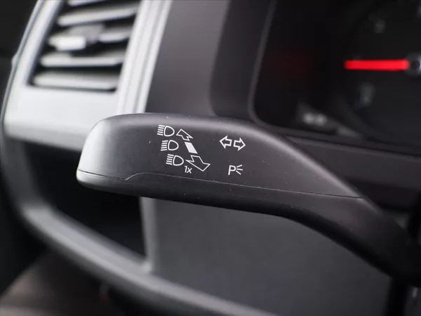 Volkswagen Transporter 2,0 TDI 75kW 6-Míst CZ DPH - foto 17