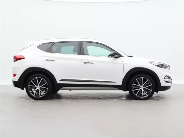 Hyundai Tucson 2,0 CRDI 100kW Best of Czech 4