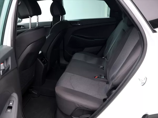 Hyundai Tucson 2,0 CRDI 100kW Best of Czech 4 - foto 14
