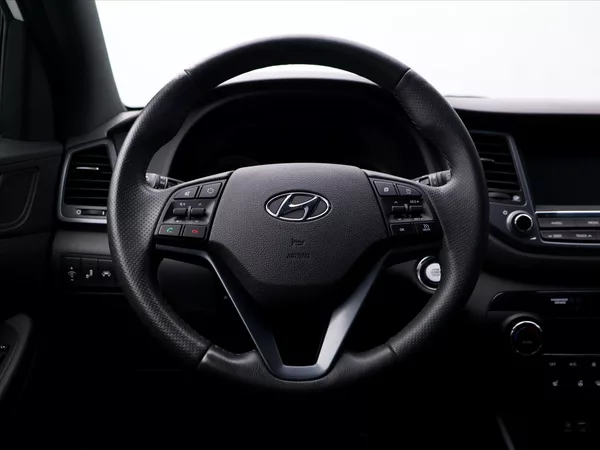 Hyundai Tucson 2,0 CRDI 100kW Best of Czech 4 - foto 18