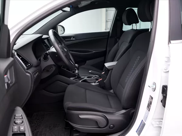 Hyundai Tucson 2,0 CRDI 100kW Best of Czech 4 - foto 2